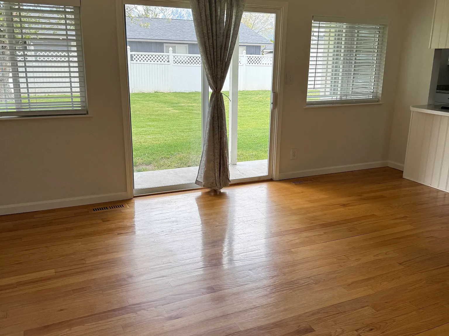 3 bed, 1767 sqft, $2,800 — Photo 3