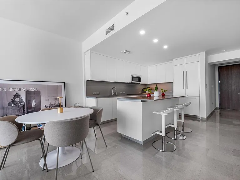 88 SW 7th St #3208 — Photo 14