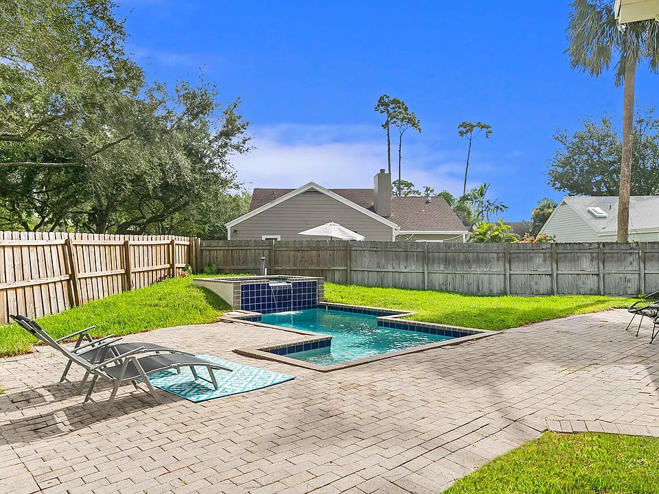 522 Goldenwood Way