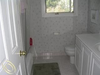 5th image of 18645 Williams Ct
