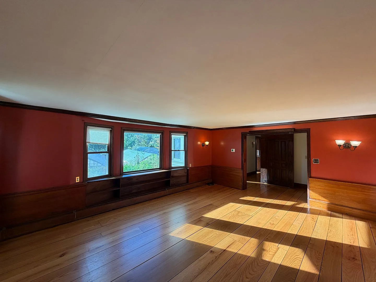 Historic Character Meets Modern Comfort: 4-Bed Bradford Farmhouse — Photo 4