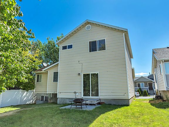 3rd image of 3142 S Ivy Park Dr