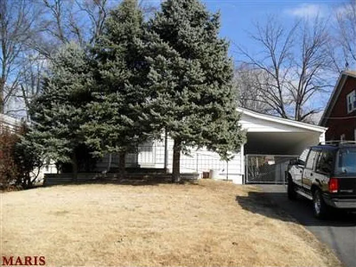 2424 Spencer Ave photo 1