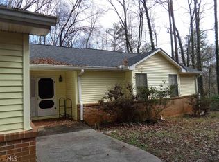 135 Benjamin Cir, Fayetteville, GA
