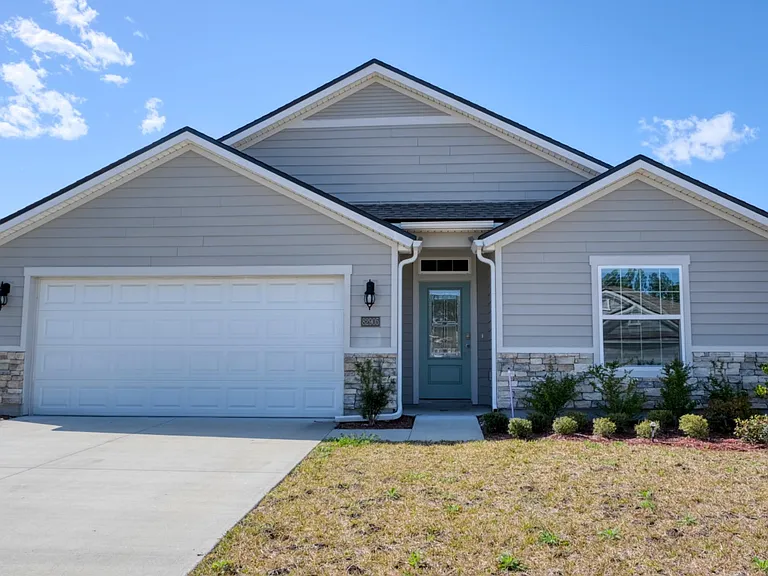 82905 Thompson Ln — Photo 1