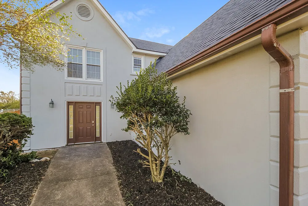 3 bed, 2.5 bath, 1837 sqft, $2,075 — Photo 4
