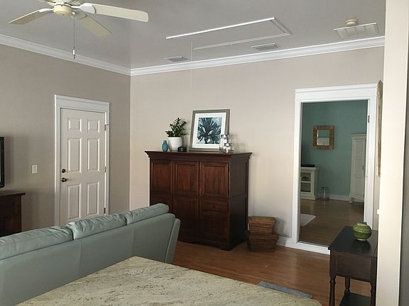 4th image of 2705 S Daytona Ave