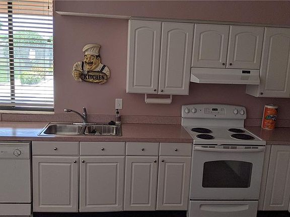 5th image of 8537 Fantasia Park Way