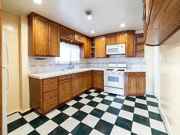 2nd image of 3111 8th Ave #0