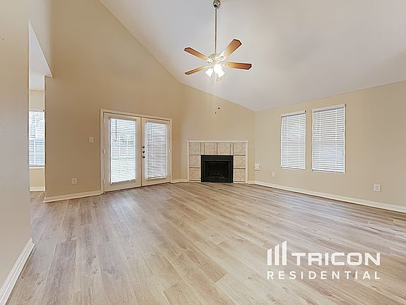 3rd image of 16626 Vista Oak Dr