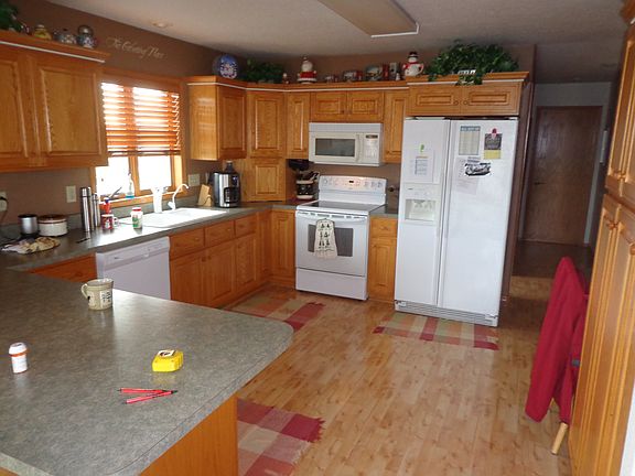2nd image of 871 S Lake Dr