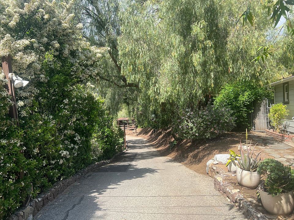 1st image of 9626 Sunland Pl