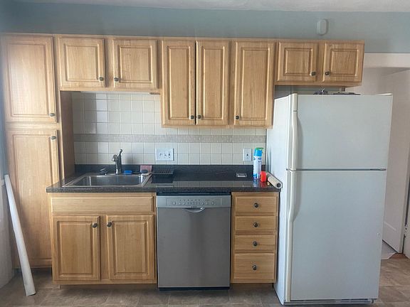2nd image of 209 Winslow Ave Floor 2