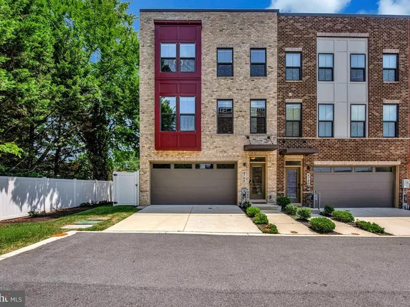 4744 Towne Park Rd, Suitland, MD 20746