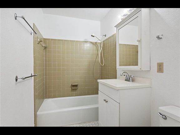 5th image of 4416 Lake Vista Dr APT C