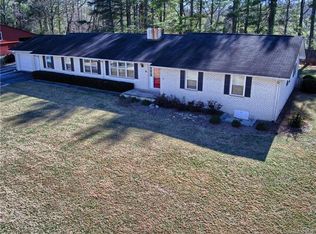 23 Country Rd, Hendersonville, NC 28791