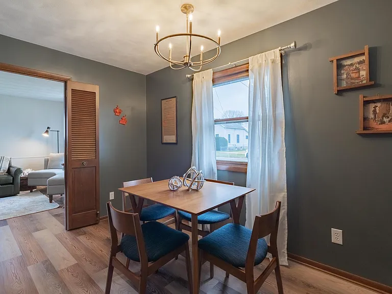715 Leeson Ave — Photo 5