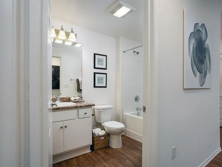 Avila Apartment Homes — Photo 61