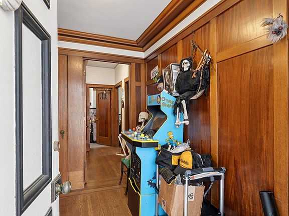 3rd image of 3271 Kempton Ave