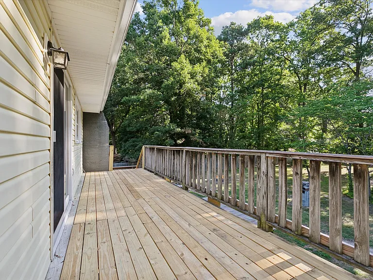 112 Leslie Dr — Photo 42