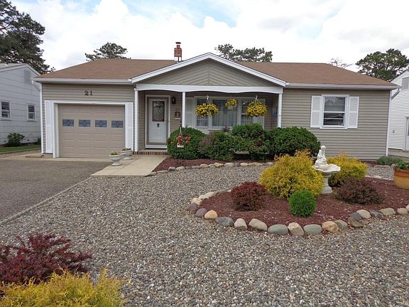 3rd image of 21 Sheepshead Dr