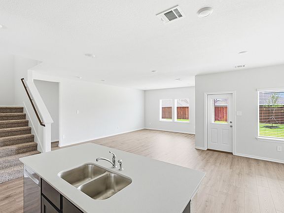 4th image of 744 Orchid Way
