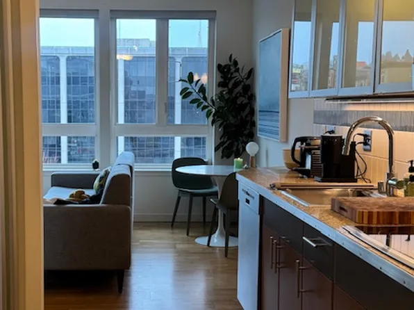 3104 Western Ave, Seattle, WA