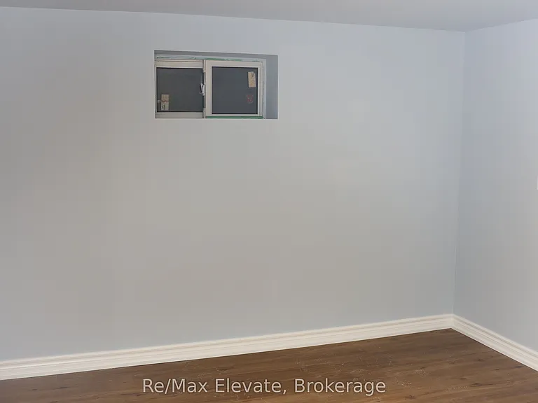 66 Woodgarden Cres #BASEMENT — Photo 3