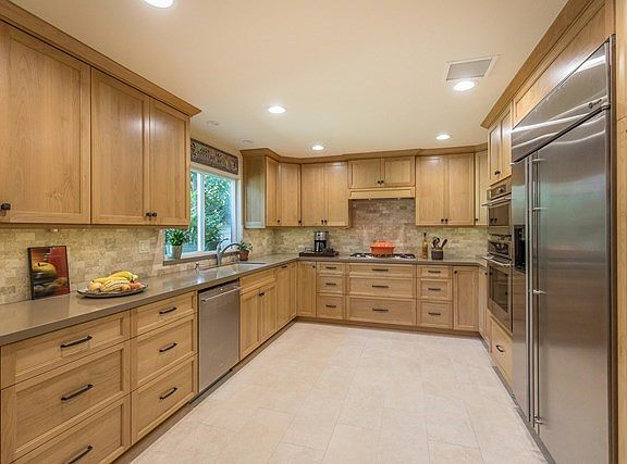 545 Newhaven St-21