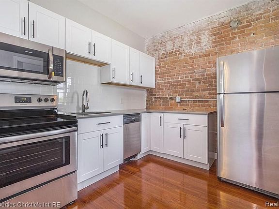 3rd image of 5764 Woodward Ave APT 5