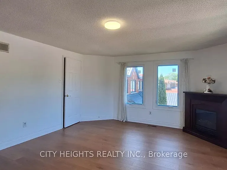 120 Littles Rd — Photo 14