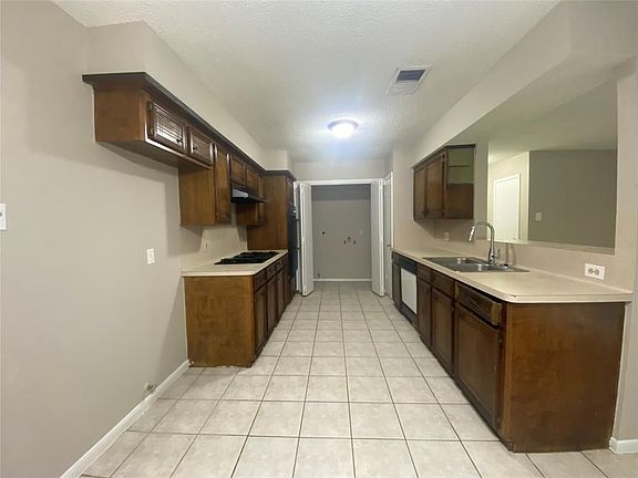 5th image of 202B Skyview Ter