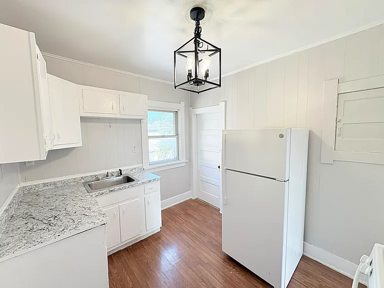 2722 N Erie St #2 — Photo 9