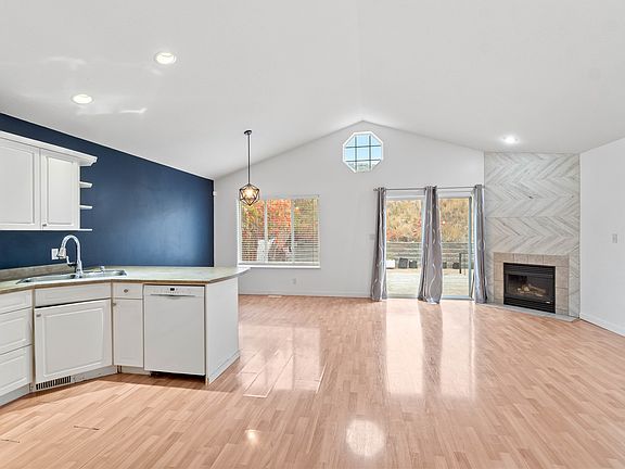 4th image of 1198 Raven Dr