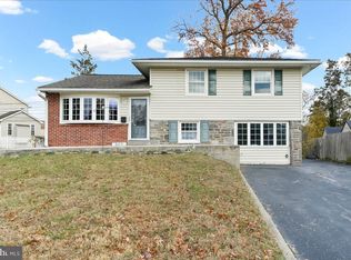 1114 Wynnbrook Rd, Secane, PA 19018