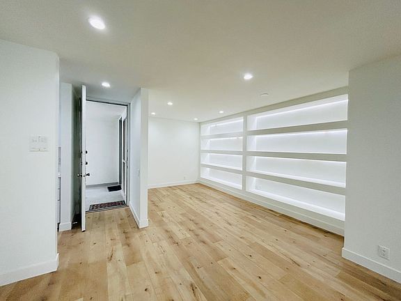 3rd image of 1033 3rd St APT 207