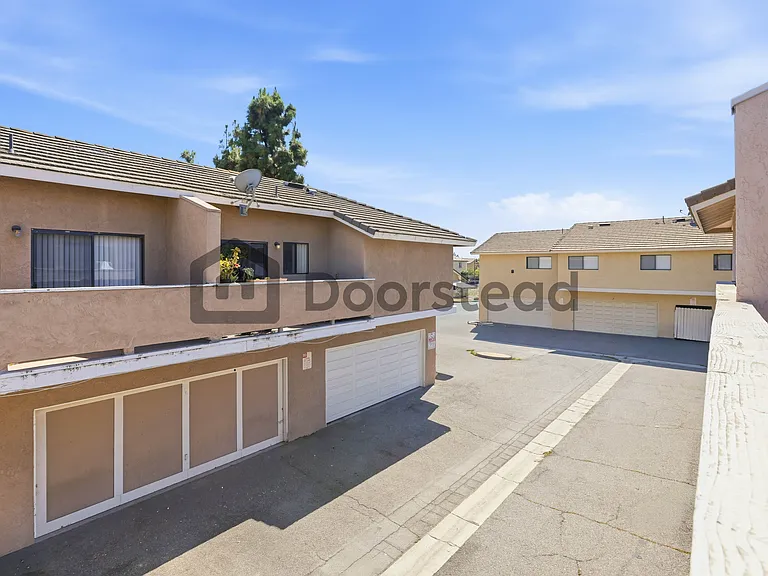 3104 Jaguar Way #B — Photo 29