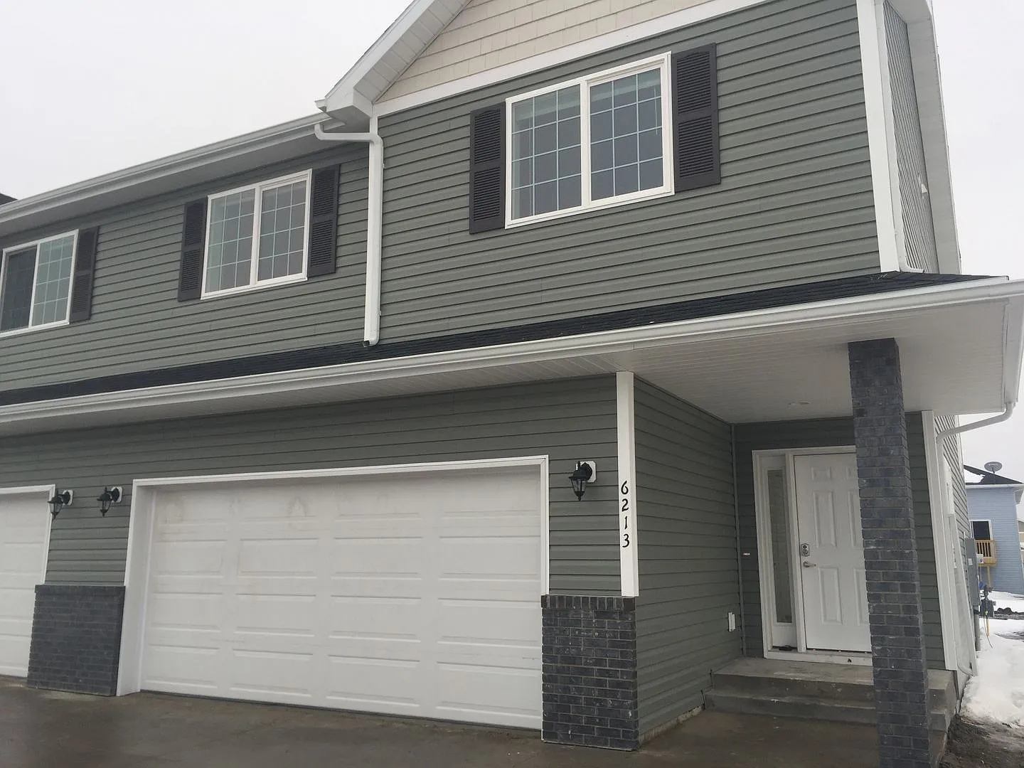 3 Bed 3 Bath Twin Home — Photo 1