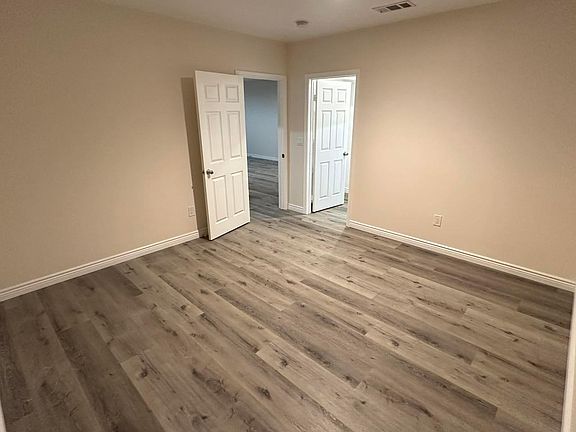 3rd image of 836 E Francisquito Ave