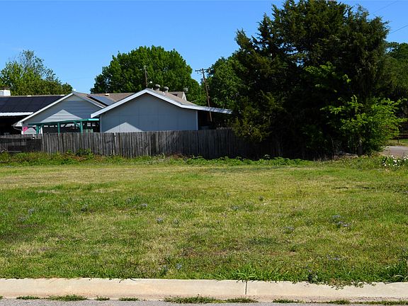 4th image of 306 Preston Rd