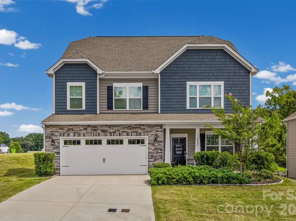 2022 Napa Valley Dr, Waxhaw, NC 28173