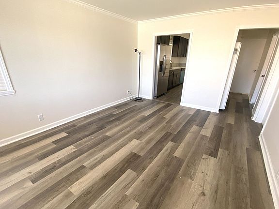 3rd image of 1047 W 26th St