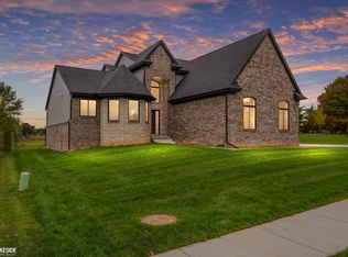 901 W Bay Shore Dr, Oxford, MI 48371