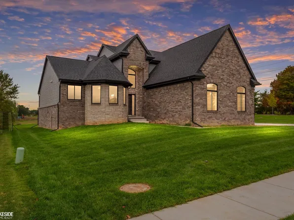 901 W Bay Shore Dr, Oxford, MI 48371