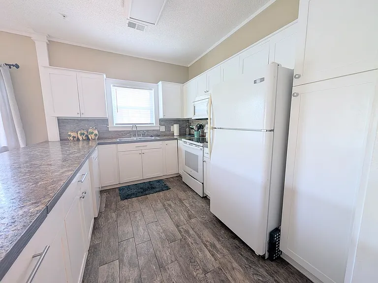 3947 Gladiola Ct #304 — Photo 5