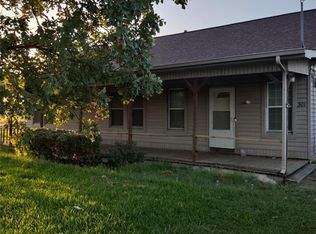 301 Pierce Rd, Red Oak, TX 75154