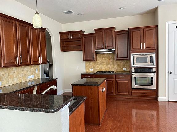 5th image of 247 Carrington Ln