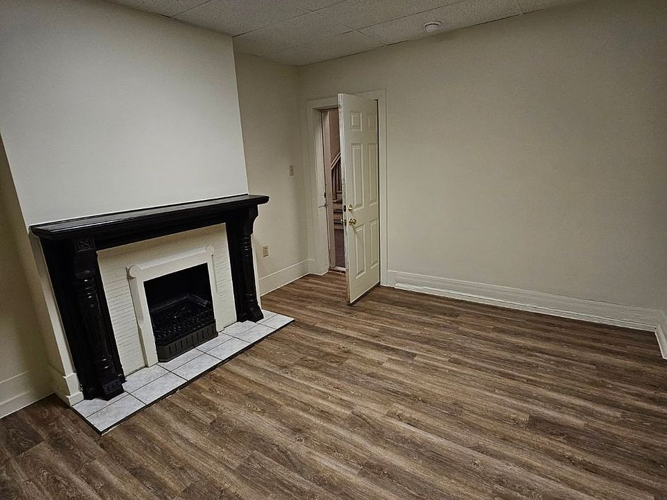 2nd image of 747 W 4th St #74713