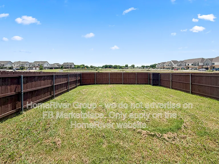 3013 Meadow Bluff Dr — Photo 15