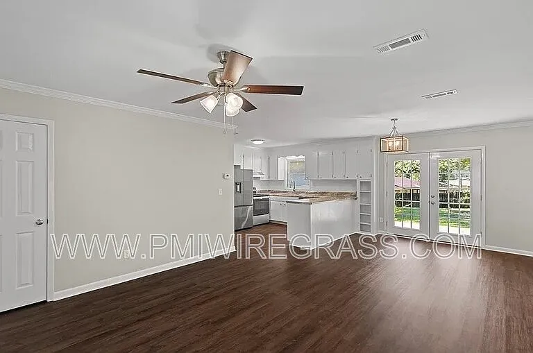 119 Sharon Ct — Photo 8